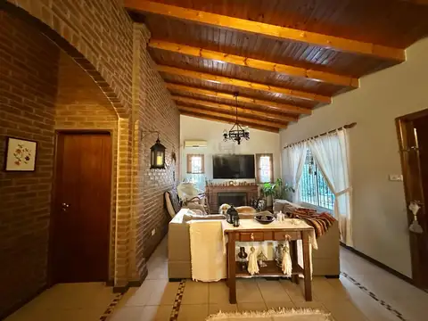 Casa en Venta en Villa Elisa, USD 230.000