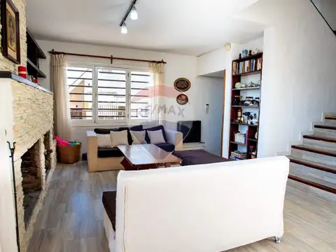 Casa 6 ambientes con 4 baños