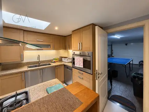 Casa en Alquiler Temporal con 2 cocheras