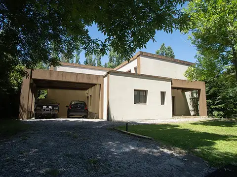 ALQUILER ANUAL CASA 4 AMB C/PILETA ST MATTHEWS