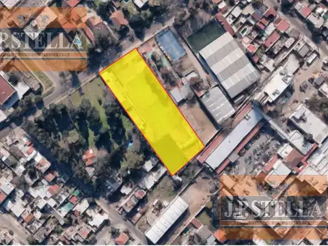 Fracción Comercial 4.463 m² - 550 m² Cubiertos - Complejo Deportivo - Villa Luzuriaga