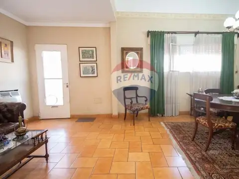 Casa en Venta 2 dormitorios- Zona Legislatura