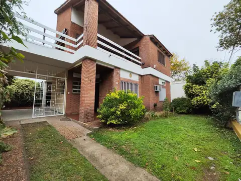 Alquiler Casa 4 Dormitorios Con Quincho