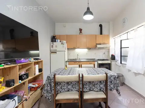 VENTA PH 5 AMBIENTES CON PATIO EN CASEROS