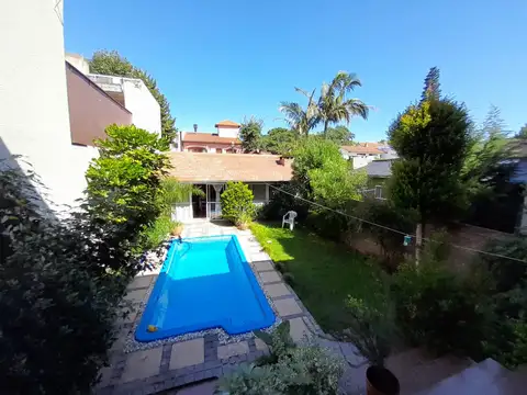 Casa en Venta con 4 cocheras
