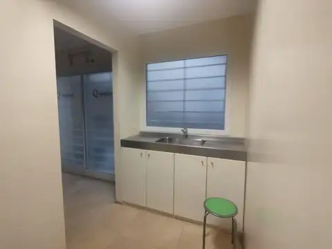 VENDO OFICINA DE 50 M2 EN EXCELENTE ESTADO. BARRIO NORTE