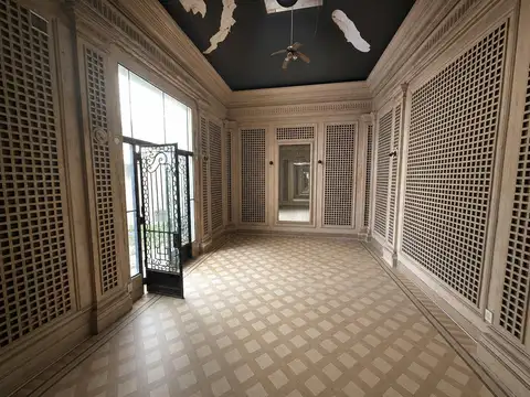 Residencia señorial de categoría en el centro – Ideal institución o uso corporativo