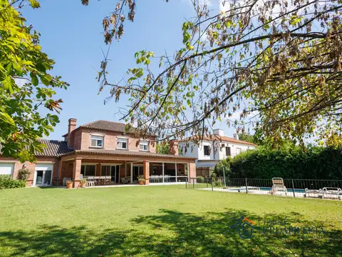 Casa en Martindale C.C