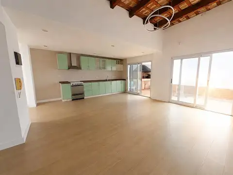 Hermosa casa reciclada a nuevo - A estrenar - Cochera - Parrilla
