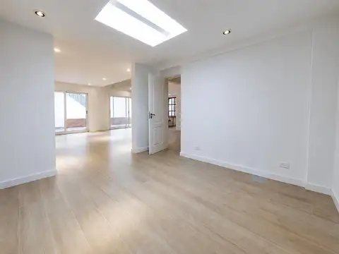 Hermosa casa reciclada a nuevo - A estrenar - Cochera - Parrilla