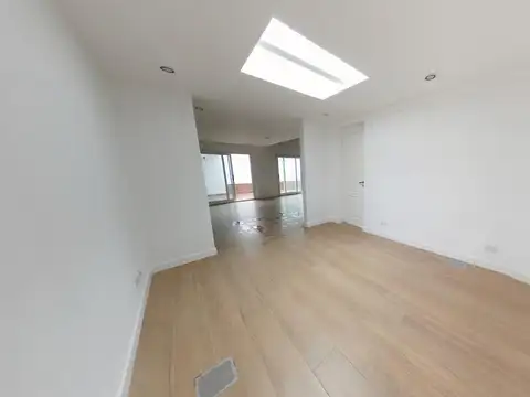 Hermosa casa reciclada a nuevo - A estrenar - Cochera - Parrilla