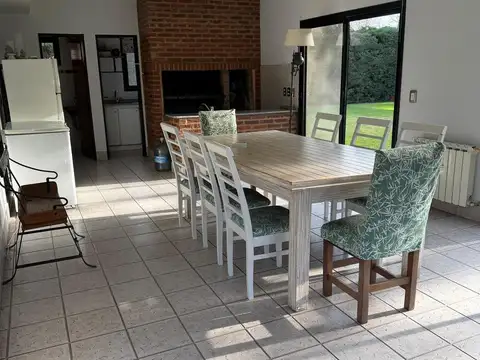 Casa en Alquiler de 4 dormitorios