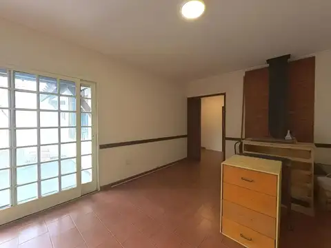 Depto Tipo Casa 6 ambientes con 1 baño