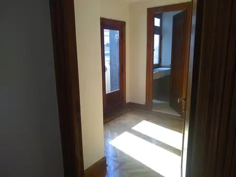 Oficina en Venta 100 años