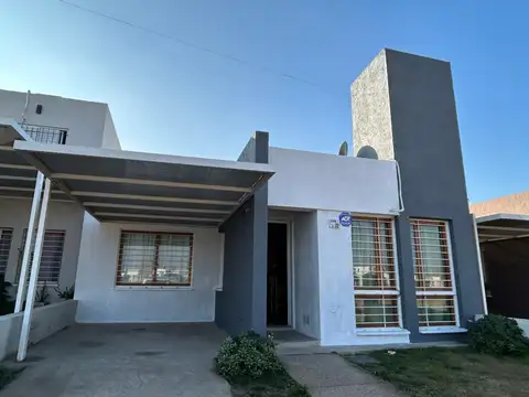 VENDE CASA EN UNIVERSITARIO DE HORIZONTE II