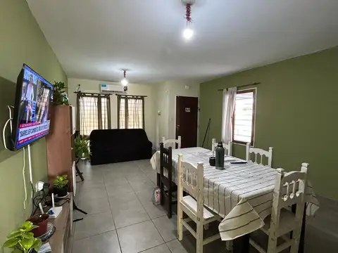 Casa 5 ambientes con 1 baño