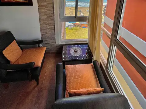 Av. 12 600