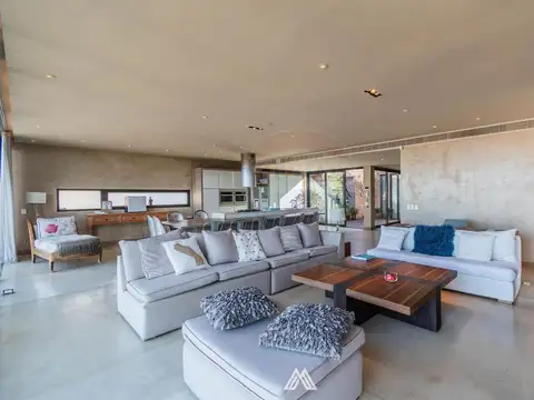 Departamento en Venta en Carrasco , USD 1.600.000