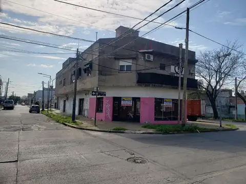 S. MARTÍN (LOURDES) LOCAL 48M2 C/FTE a 3 CALLES. 