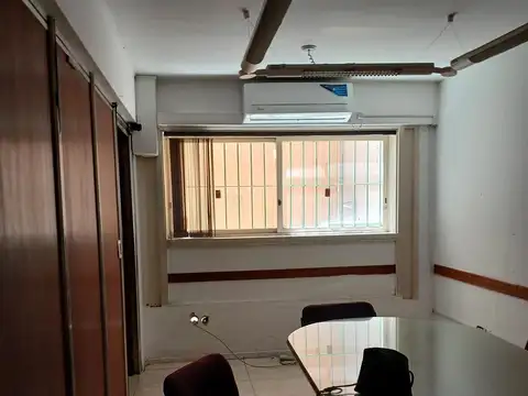 Oficina 4 ambientes con 1 baño