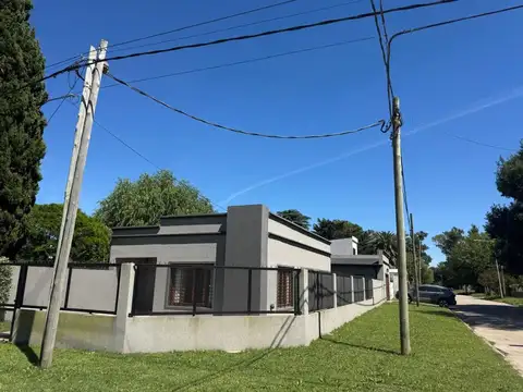 Casa 3 ambientes con 2 baños