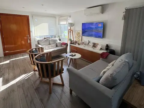 Casa en Venta con 4 cocheras