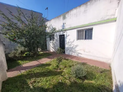 Tacuarí 673