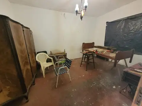 Casa 2 ambientes con 1 baño
