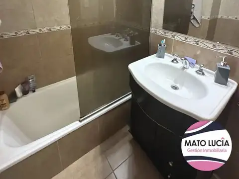 Luminoso 2 Ambientes con Balcón - Excelente Estado!