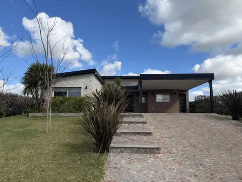 Casa en venta Barrio Monet - 3 Dormitorios - Escritorio - Piscina