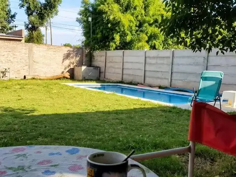 Quinta  con pileta, parrilla y parque espacioso