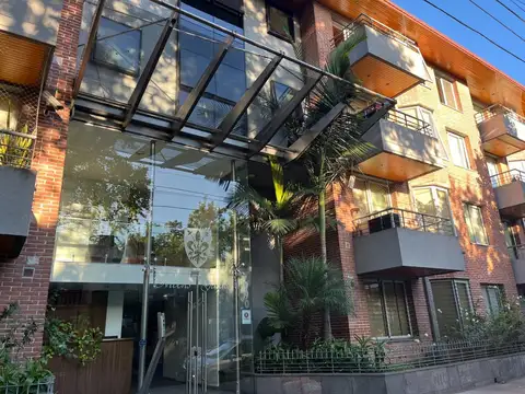 Meeks 990 , Piso 2