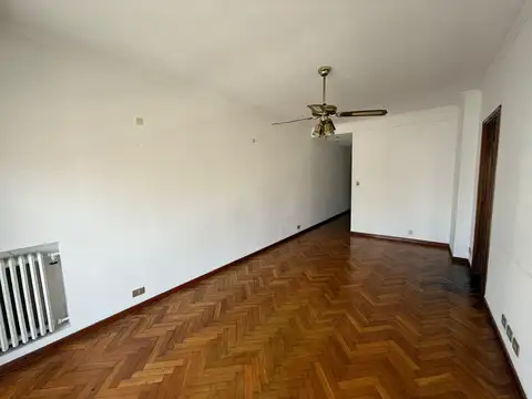 Tucumán 1600, Piso 8