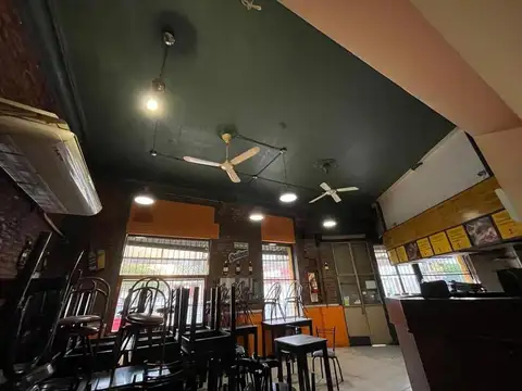 SI NO CORRO ME PIZZA local en esquina en POLO GASTRONOMICO