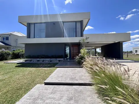 Casa en Venta en San Sebastian, USD 397.000