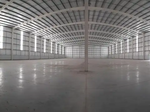 Nave a estrenar de 3600 m2 en Parque Industrial Ruta 6