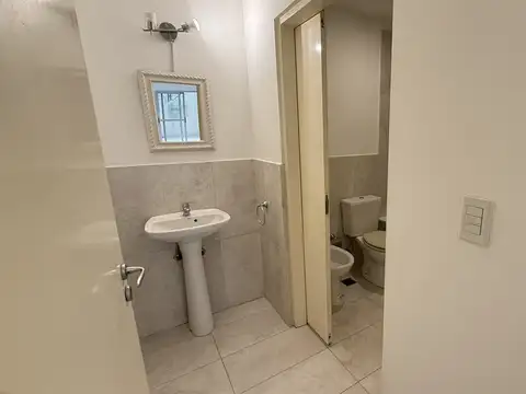 Av. Francisco Beiro 4200, Piso 1