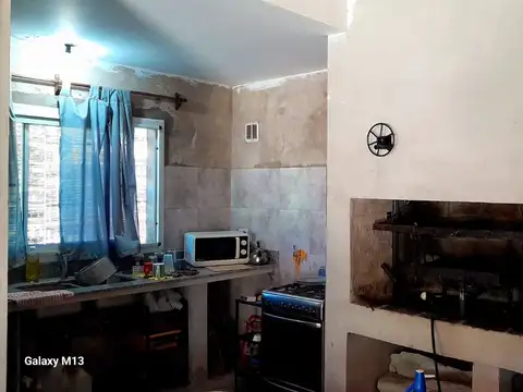 Casa 3 ambientes con 2 baños