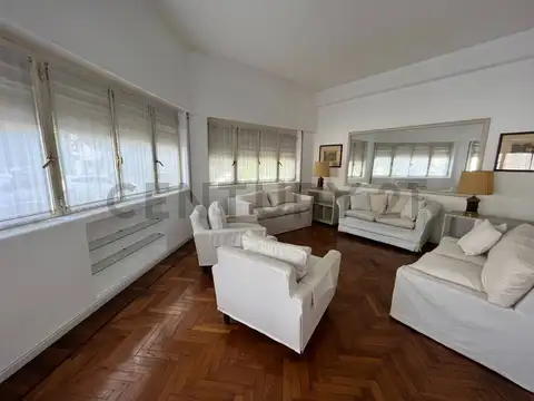 CASA EN ALQUILER DE 2 DORMITORIOS - LA PLATA CENTRO - PLAZA MORENO - AMOBLADA