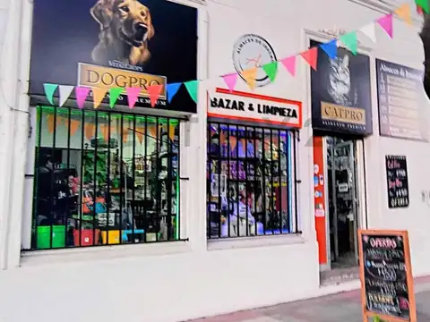 Av. Alberdi 1000, Piso 0