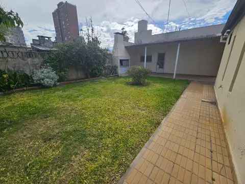 Casa 5 ambientes con 1 baño