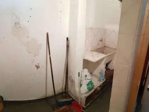 Local en Venta Via Púb.