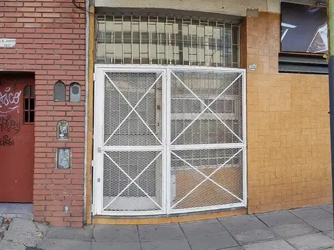 (RETASADO) Local al Frente con Vidriera Baño Deposito 