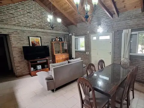 Casa 3 ambientes con 1 baño