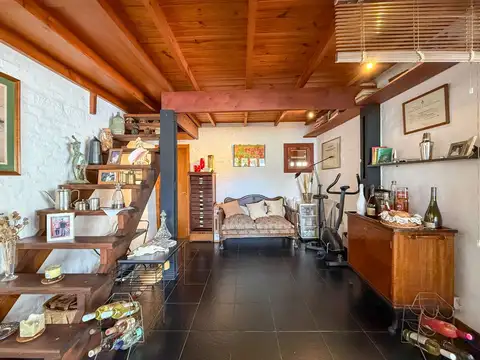Casa en Venta con 3 cocheras