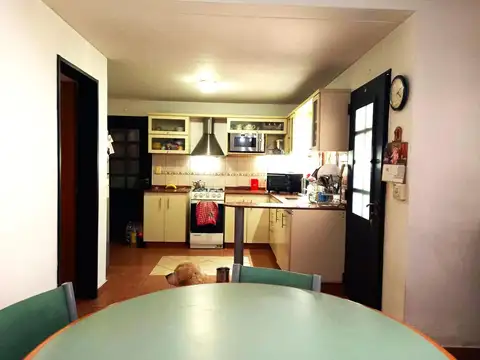 Montes de Oca e/ Merlo y Santa Rosa