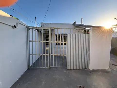 Depto Tipo Casa 2 ambientes con 1 baño