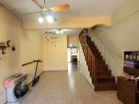 Venta  P.H. Duplex 3 amb. Patio. Lomas del Mirador