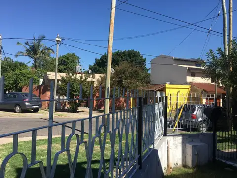 Casa en Venta en Luis Guillon, USD 110.000