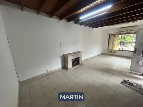 Casa en Alquiler en Los Polvorines, $ 900.000